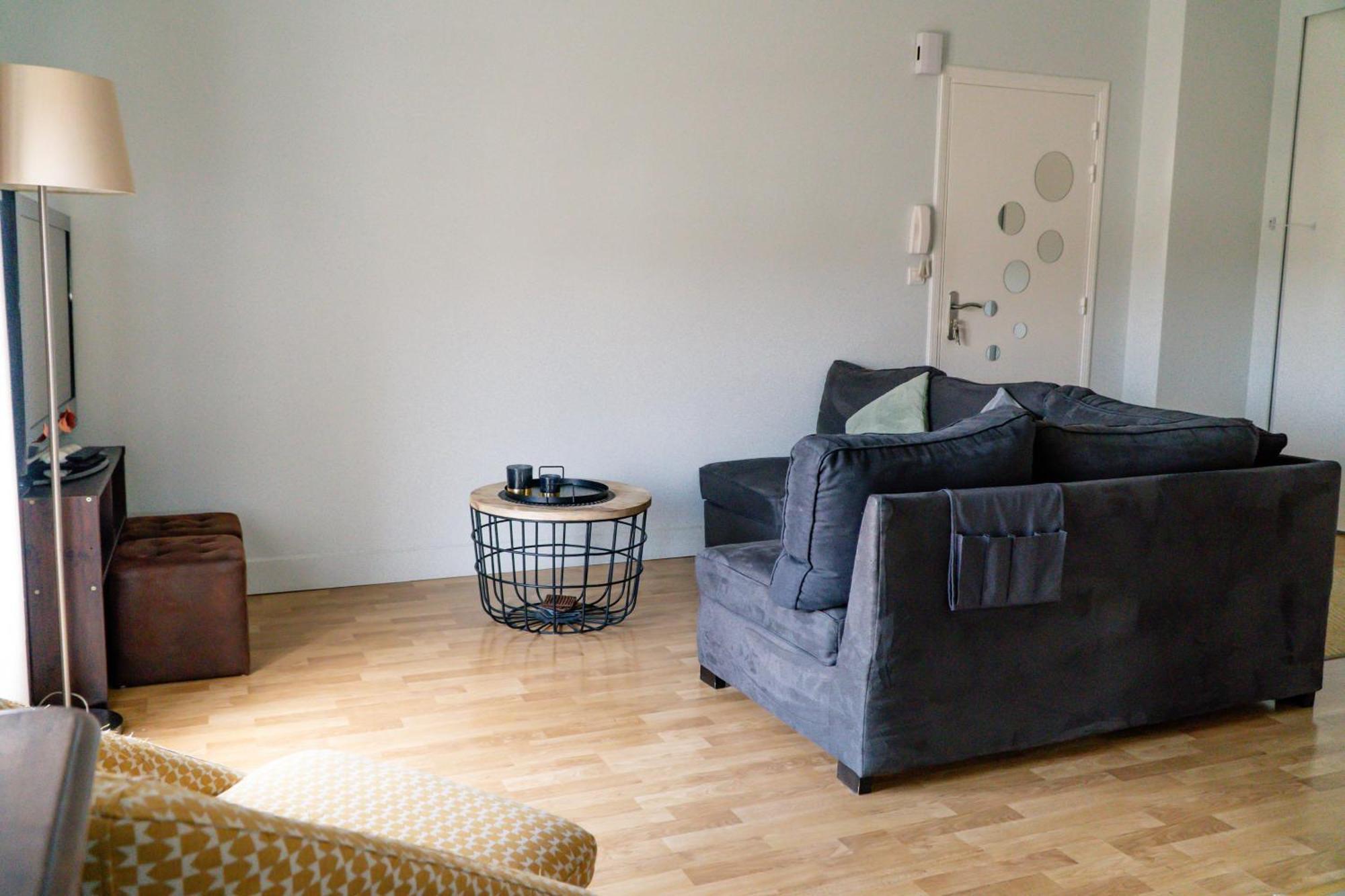 Simplicite Et Calme En Appartement A איסוואר מראה חיצוני תמונה